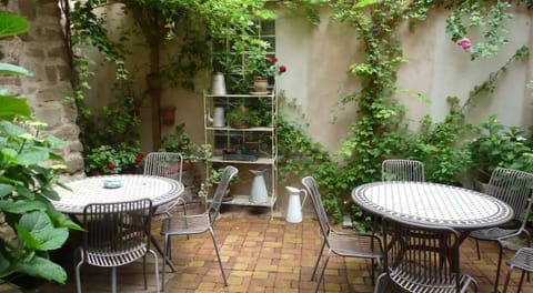 Patio, Dining area