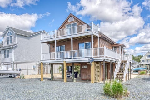 Off Duty - Pet Friendly, Waterfront! House in Chincoteague Island