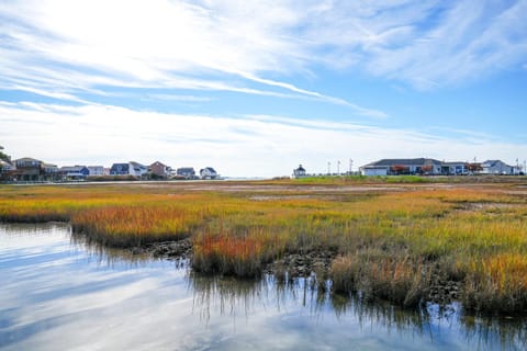 Robert's Retreat - Brand new home w/ gorgeous water views! House in Chincoteague Island