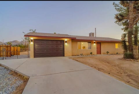 Grand Desert Oasis - SPA - A Location - JT Park House in Joshua Tree