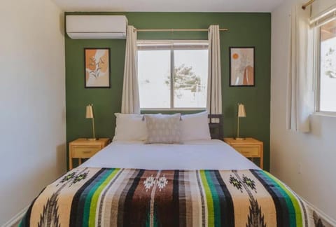 Grand Desert Oasis - SPA - A Location - JT Park House in Joshua Tree