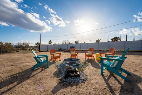 Maison YV - Fire-pit - Desert Beauty - A Location House in Yucca Valley