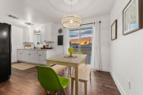 Maison YV - Fire-pit - Desert Beauty - A Location House in Yucca Valley