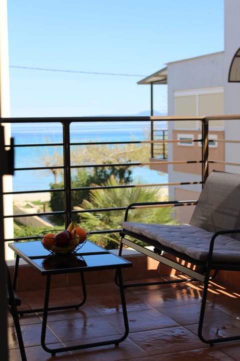 Property building, View (from property/room), View (from property/room), Balcony/Terrace, Garden view, Sea view