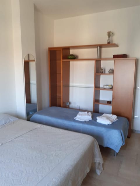 Bed, Photo of the whole room, Bedroom, towels, wardrobe