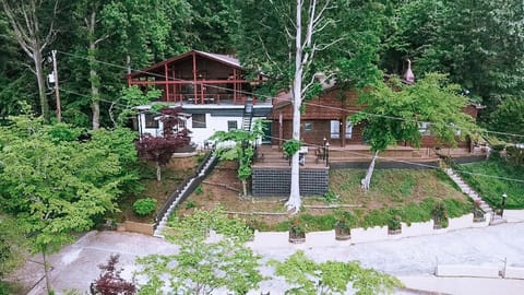 Lake Hickory Trio 2BR Green Unit House in Hickory