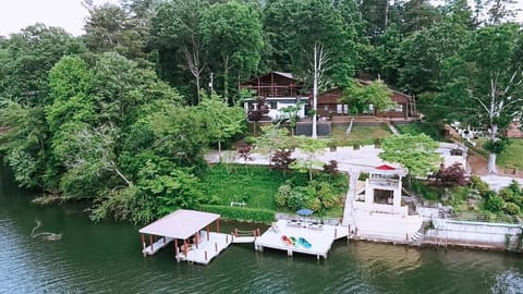 Lake Hickory Trio 2BR Green Unit House in Hickory