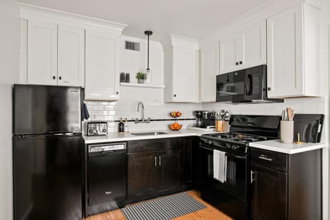 Ocean Escape 1BR Walk to Windansea Beach House in La Jolla