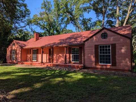 Victoria House in College Park