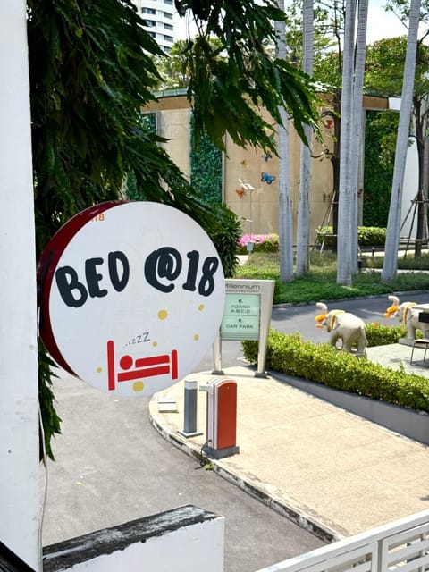 Day, Property logo or sign