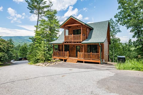 Property building, Facade/entrance, Natural landscape, Mountain view