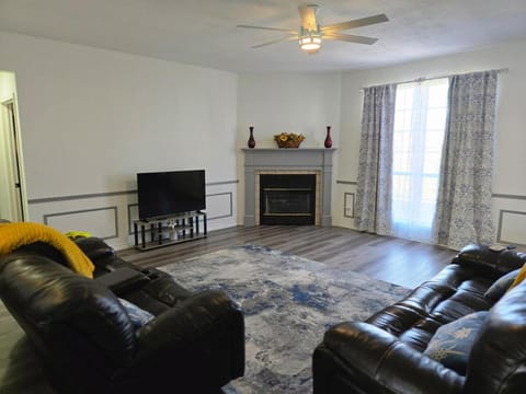 Cozy Arlington Villa near AT&T Stadium Villa in Arlington