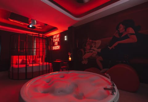 Bed, Bedroom, Bath