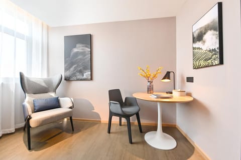 Atour Hotel Tianjin Wuqing Railway Station Florentia Village Hotel in Tianjin