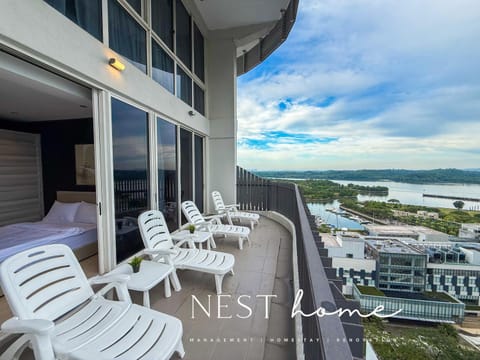 View (from property/room), Balcony/Terrace, Seating area, Sea view