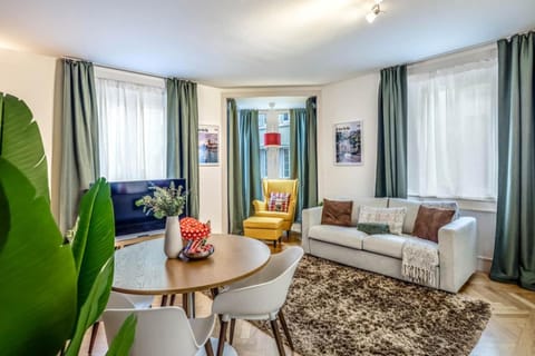 Top Location AC Swiss Experience Apartment in Zurich City