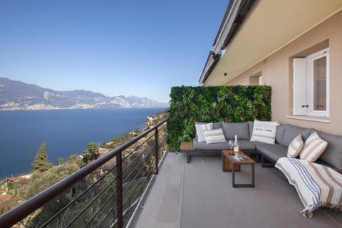 Terrace of Wally - Apartment With Pool Apartment in San Zeno di Montagna