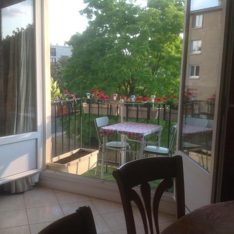 Appartement lumineux à 20mn de Paris en RER A Apartment in Saint-Germain-en-Laye