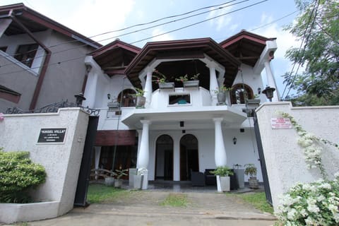 Communal lounge/ TV room, Facade/entrance, Property logo or sign, Garden, Balcony/Terrace, Evening entertainment, Alcoholic drinks, Non alcoholic drinks