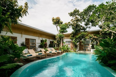 Swimming pool, Swimming pool