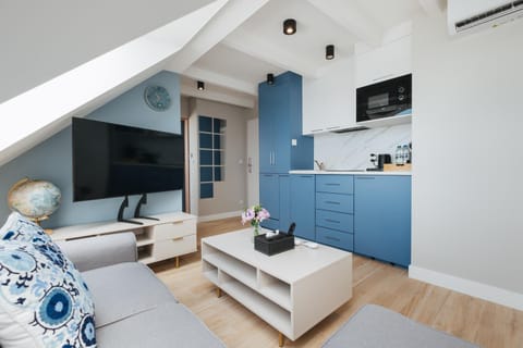 Kitchen or kitchenette, Living room