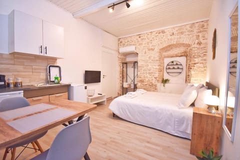 Kitchen or kitchenette, Photo of the whole room, Bedroom