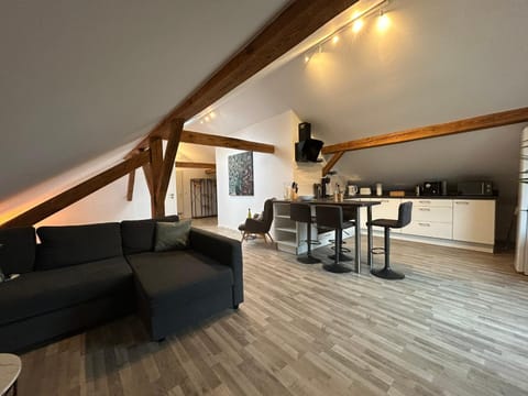Kitchen or kitchenette, Living room, Seating area, Dining area