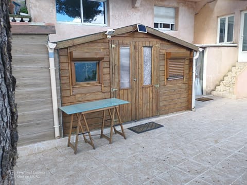 Property building, Patio, Day, Dining area