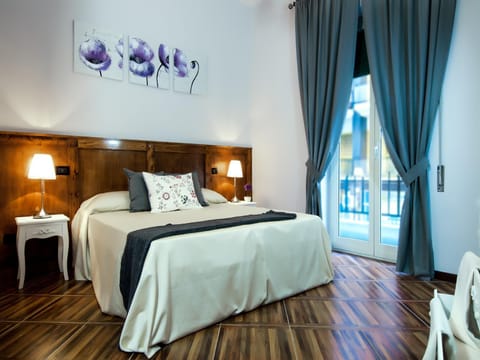 TV and multimedia, Balcony/Terrace, Balcony/Terrace, Photo of the whole room, Bedroom