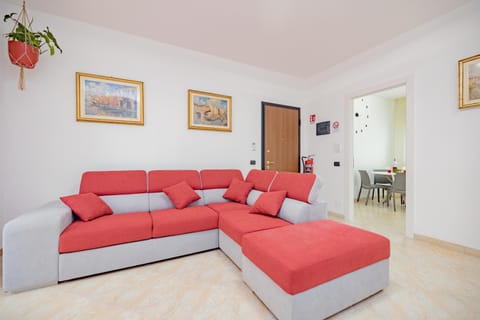 Communal lounge/ TV room, TV and multimedia, Living room
