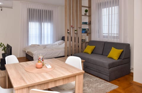 Living room, Photo of the whole room