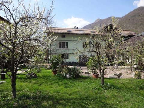 Property building, Restaurant/places to eat, Garden