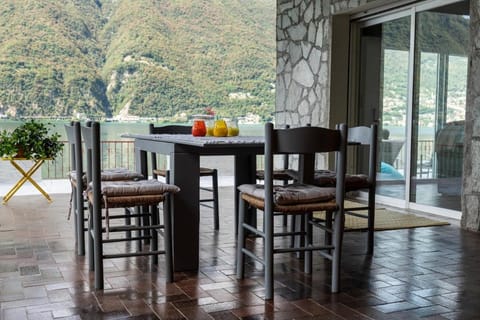 Rustic Private Cottage front Lake with BOAT Villa in Lugano