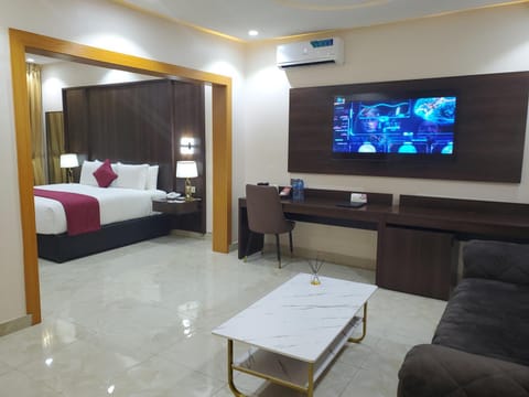 Bed, TV and multimedia, Living room, Bedroom