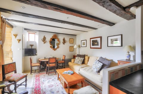 Communal lounge/ TV room, Living room