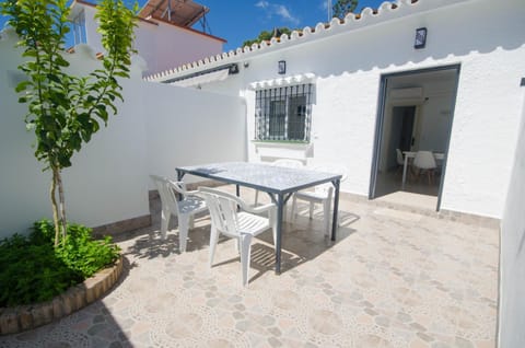 Patio, Dining area