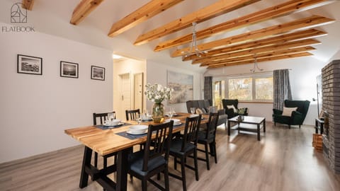 Living room, Photo of the whole room, Seating area, Dining area