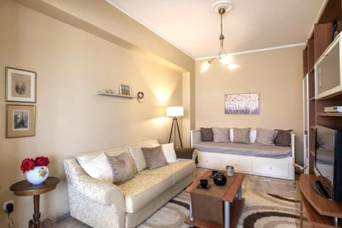 In the Heart of the Port Area Apartment in Pireas