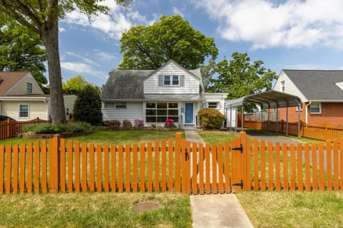 ALX Cape Cod 3-BR Near Old Town & Mount Vernon House in Belle Haven