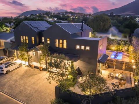 Property building, Swimming pool, Parking