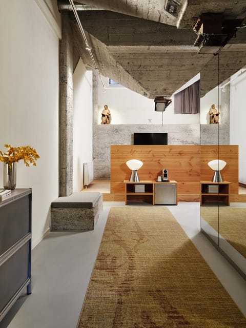 Coffee/tea facilities, Seating area, Bedroom