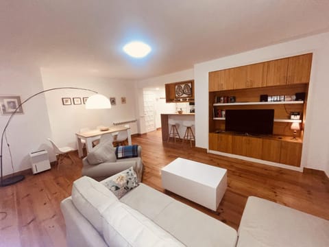 TV and multimedia, Living room, Dining area