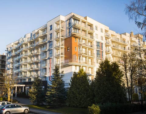 Property building, Day, Neighbourhood, Street view, Location, Parking