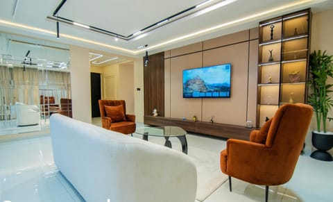Communal lounge/ TV room, TV and multimedia, Living room