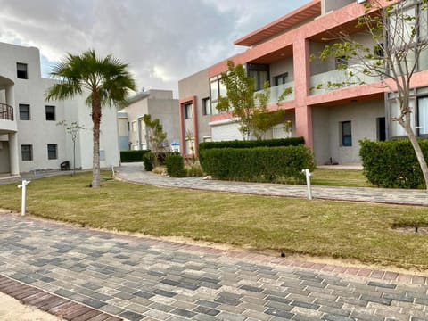 Property building, Neighbourhood, Natural landscape, Garden, Garden
