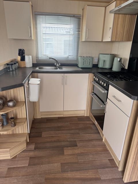 Coffee/tea facilities, Kitchen or kitchenette, dishwasher, oven, pet friendly, stove, toaster