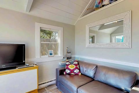 Anchorage Escape House in North Truro