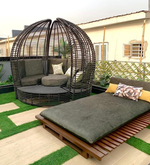 Balcony/Terrace, sunbed