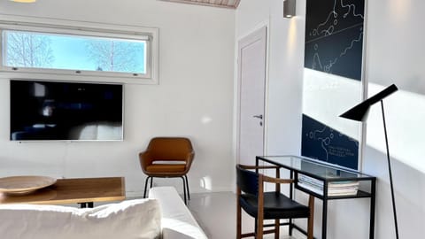 TV and multimedia, Photo of the whole room, Seating area