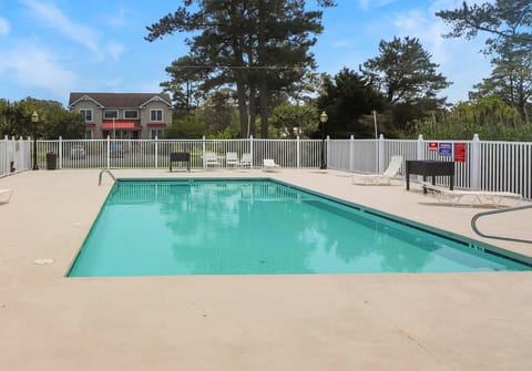 Sea La Vie - Duplex, Shared pool! House in Chincoteague Island
